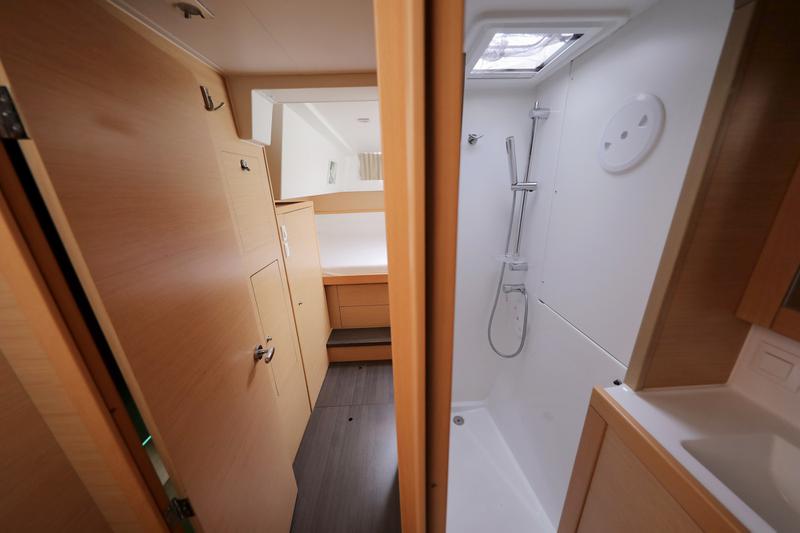 Book yachts online - catamaran - Lagoon 39 - WHITE PEARL - rent