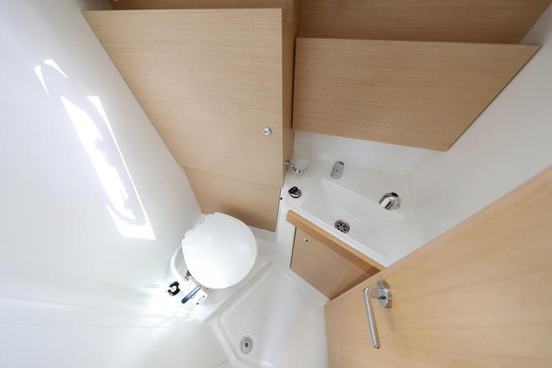 Book yachts online - sailboat - Oceanis 38 - ONE - rent