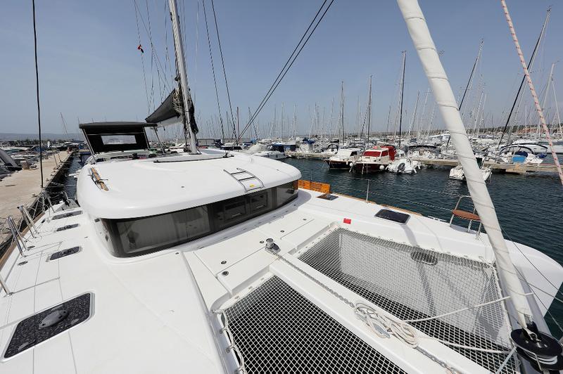 Book yachts online - catamaran - Lagoon 40 - WILD CAT - rent
