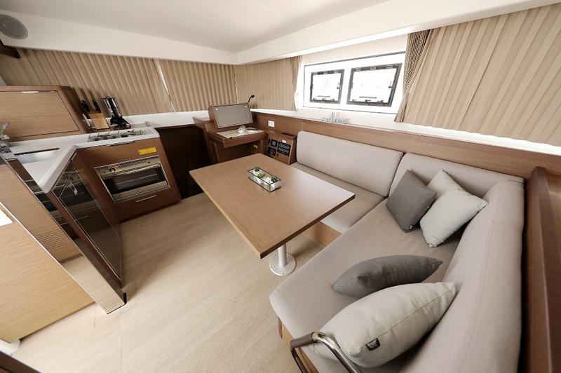 Book yachts online - catamaran - Lagoon 40 - WILD CAT - rent