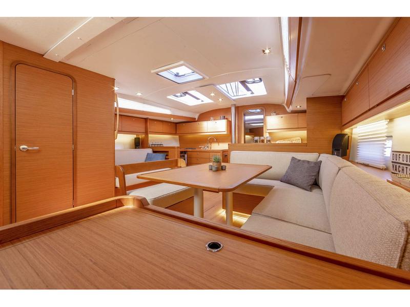 Book yachts online - sailboat - Dufour 430 - GOOD FRIENDS - rent