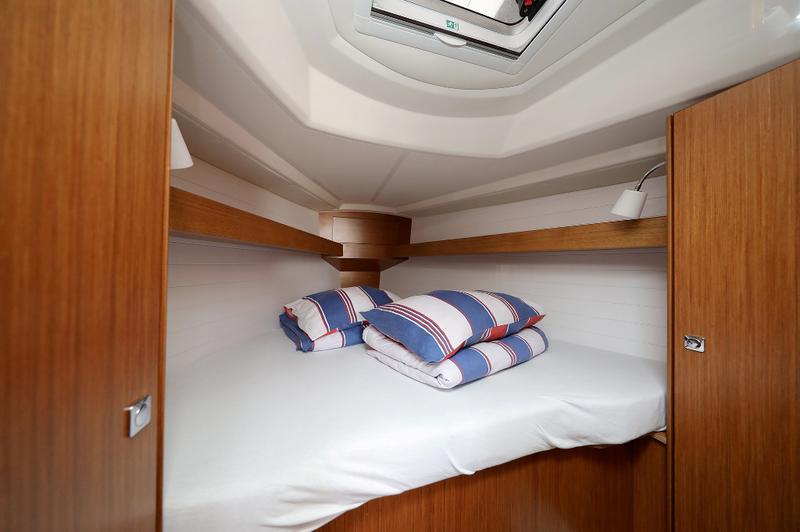 Book yachts online - sailboat - Bavaria Cruiser 34 - FEELING GOOD - rent