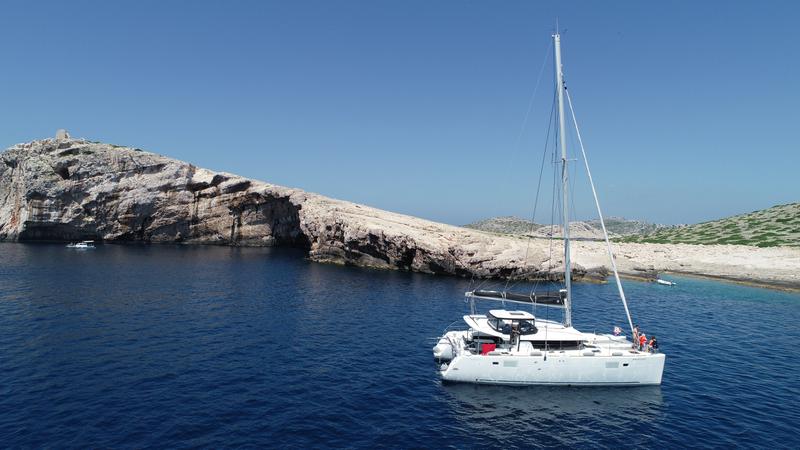 Book yachts online - catamaran - Lagoon 450 S - ADRIATIC QUEEN - rent