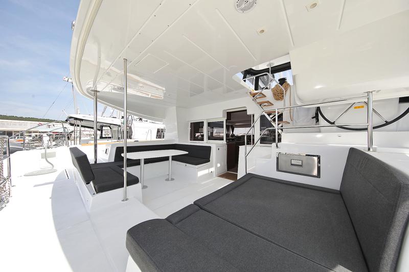 Book yachts online - catamaran - Lagoon 450 S - ADRIATIC QUEEN - rent
