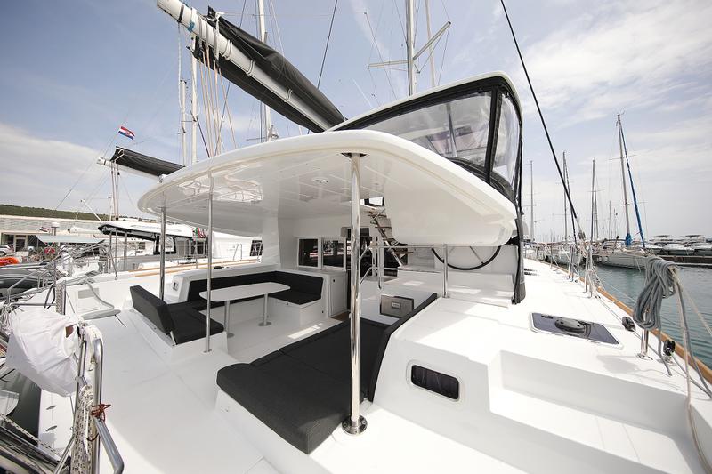 Book yachts online - catamaran - Lagoon 450 S - ADRIATIC QUEEN - rent
