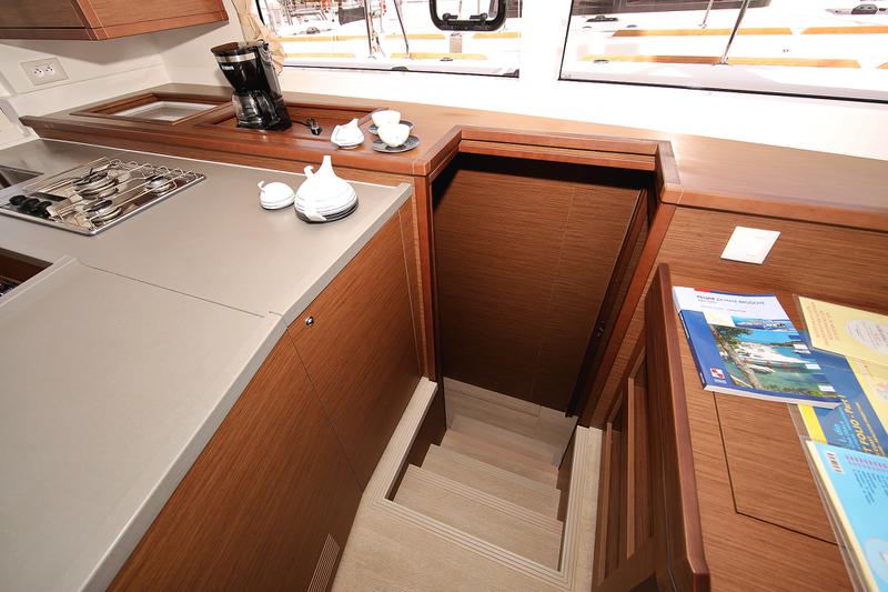 Book yachts online - catamaran - Lagoon 450 S - ADRIATIC QUEEN - rent