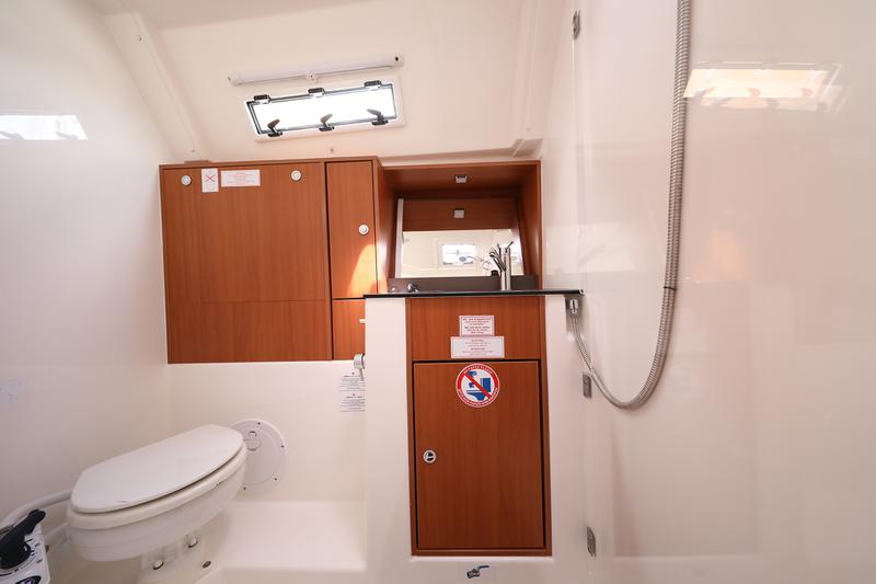 Book yachts online - sailboat - Bavaria Cruiser 40 - STAR FABIAN - rent