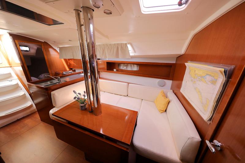 Book yachts online - sailboat - Oceanis 34 - STAR ELISABETH - rent