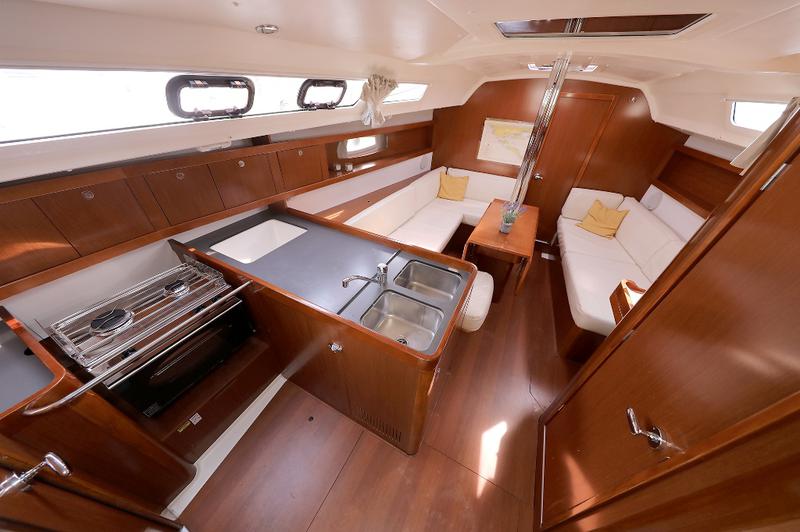 Book yachts online - sailboat - Oceanis 34 - STAR ELISABETH - rent