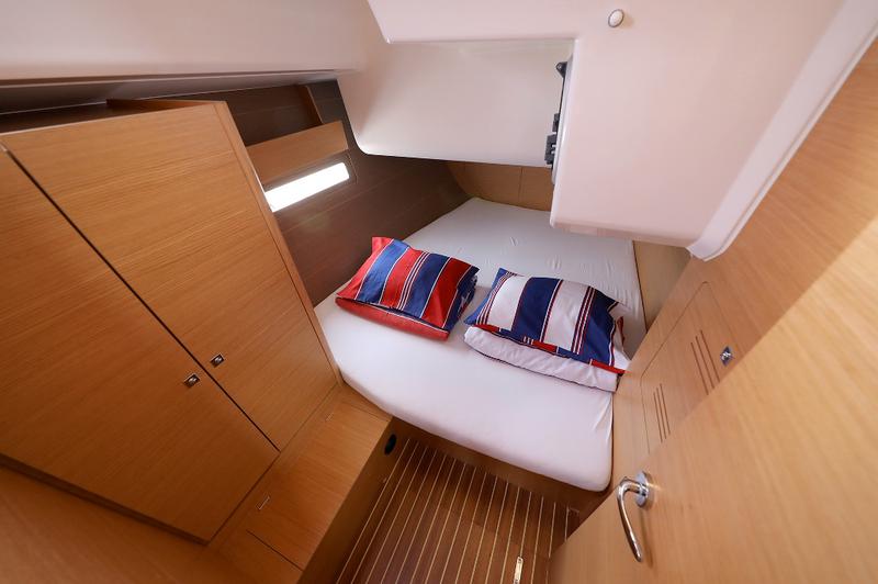 Book yachts online - sailboat - Dufour 412 GL - 3 FRIENDS - rent