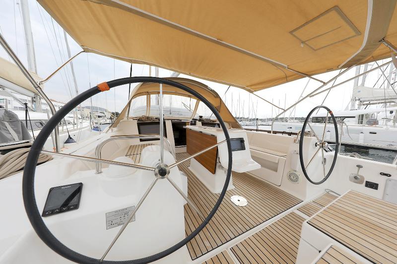 Book yachts online - sailboat - Dufour 412 GL - 3 FRIENDS - rent