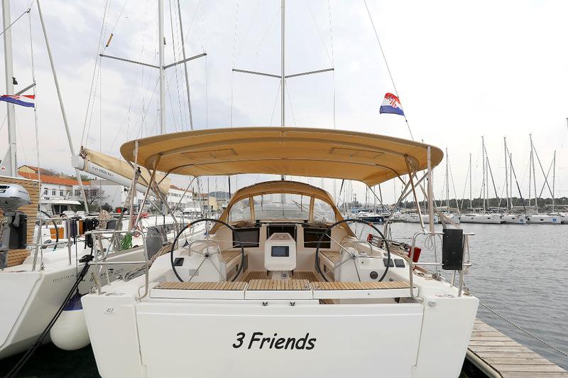 Book yachts online - sailboat - Dufour 412 GL - 3 FRIENDS - rent