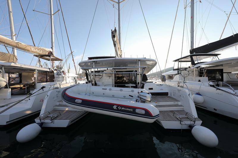 Book yachts online - catamaran - Lagoon 42 - LA MAR - rent