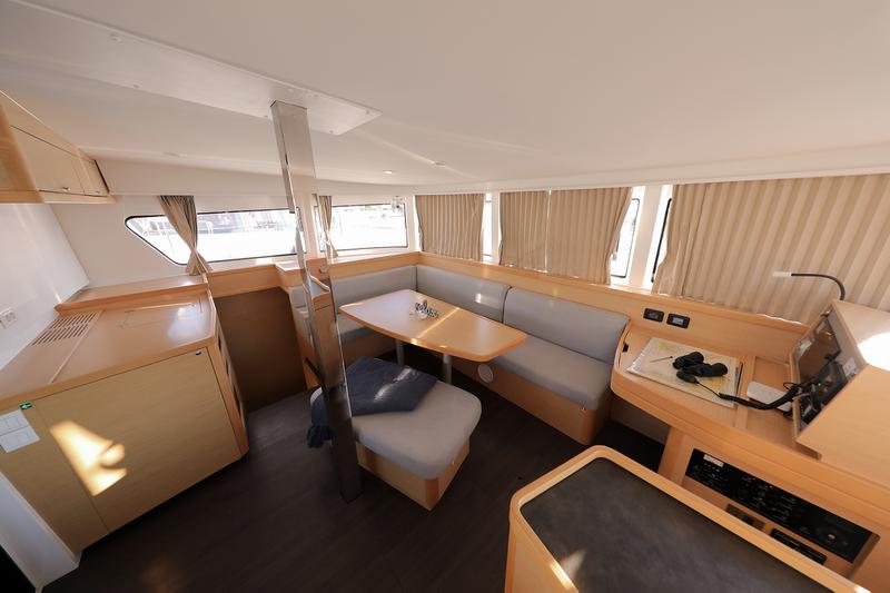 Book yachts online - catamaran - Lagoon 42 - LA MAR - rent