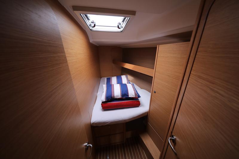 Book yachts online - sailboat - Dufour 460 Grand Large * - CARINA - rent