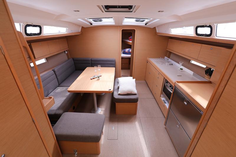 Book yachts online - sailboat - Dufour 460 Grand Large - WHATEVER - rent