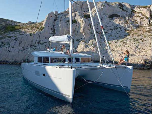 Book yachts online - catamaran - Lagoon 400 - LA BOHEME - rent