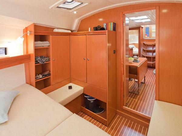 Book yachts online - sailboat - Bavaria Cruiser 36 - MIRA - rent