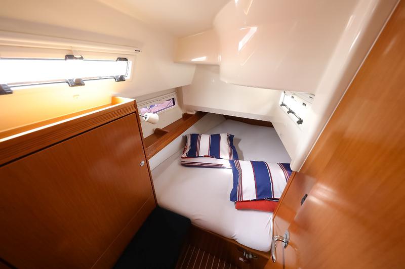 Book yachts online - sailboat - Bavaria Cruiser 36 - MIRA - rent