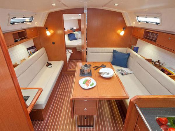 Book yachts online - sailboat - Bavaria Cruiser 36 - MIRA - rent