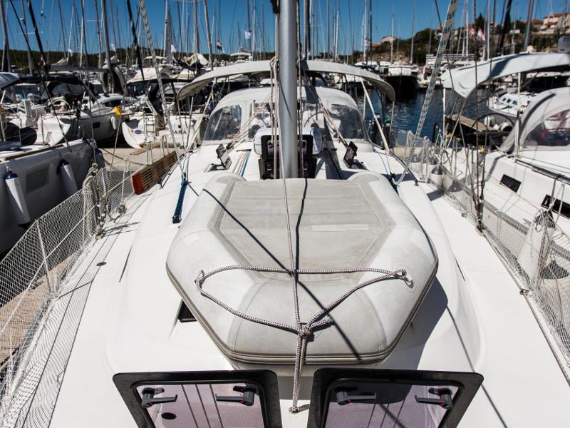 Book yachts online - sailboat - Bavaria Cruiser 45 - FADO - rent