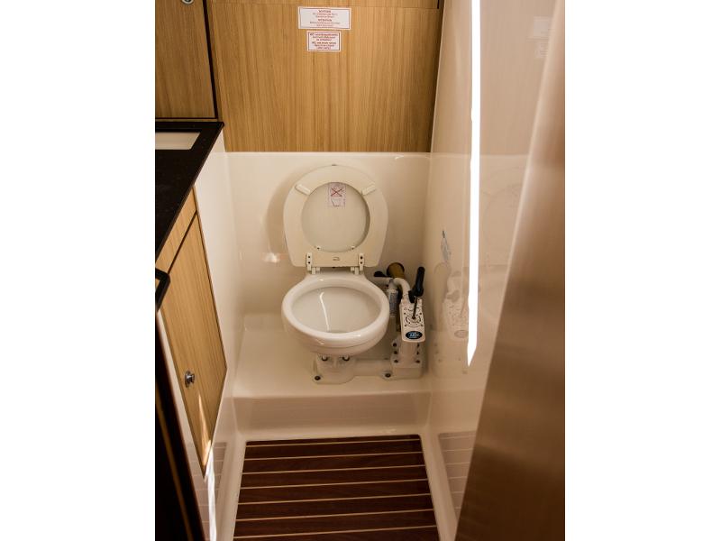 Book yachts online - sailboat - Bavaria Cruiser 45 - FADO - rent