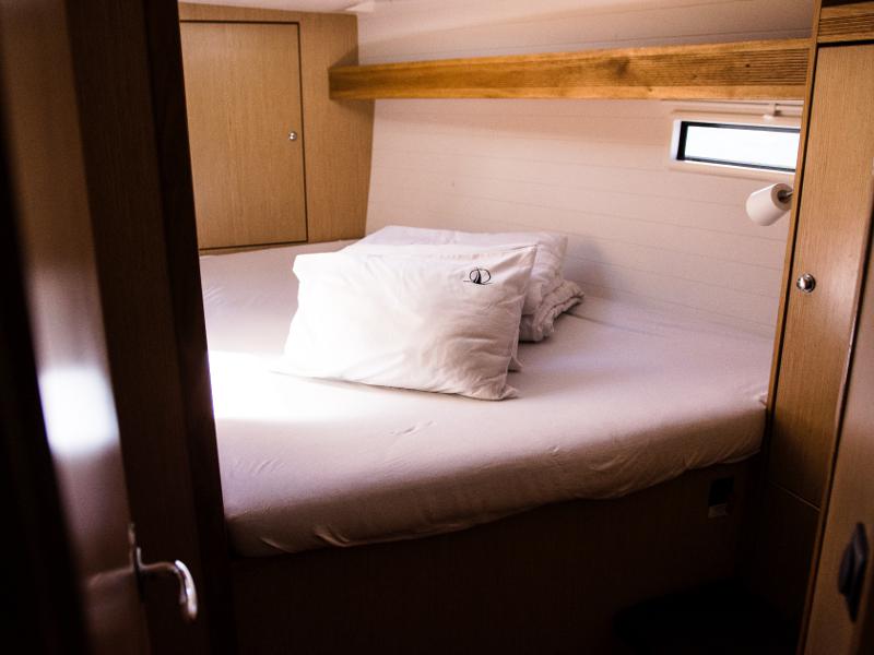 Book yachts online - sailboat - Bavaria Cruiser 45 - FADO - rent