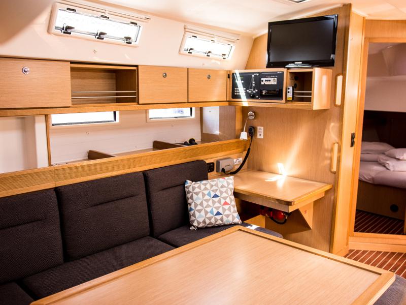 Book yachts online - sailboat - Bavaria Cruiser 45 - FADO - rent