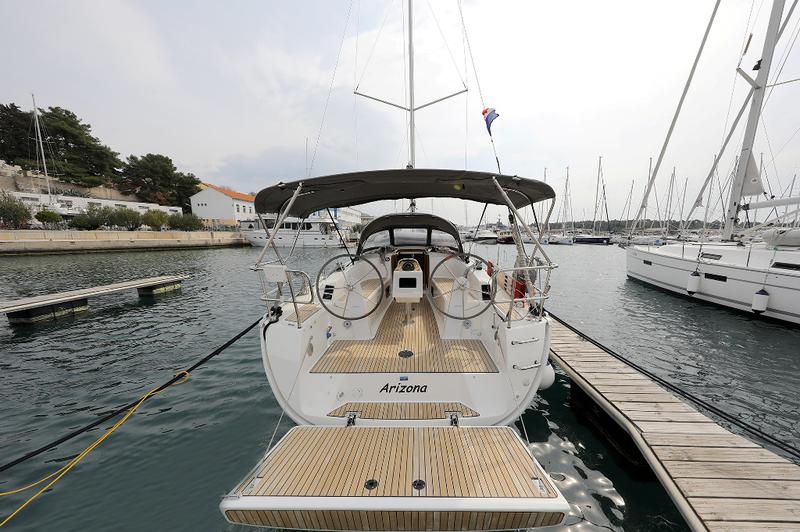 Book yachts online - sailboat - Bavaria Cruiser 34 - ARIZONA - rent