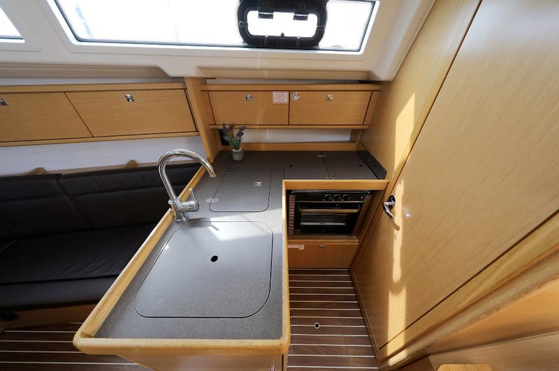 Book yachts online - sailboat - Bavaria Cruiser 34 - ARIZONA - rent