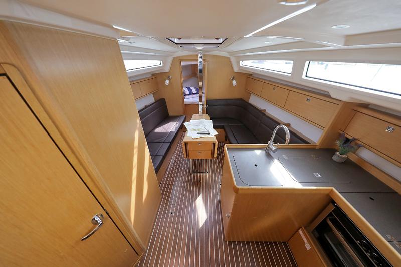 Book yachts online - sailboat - Bavaria Cruiser 34 - ARIZONA - rent