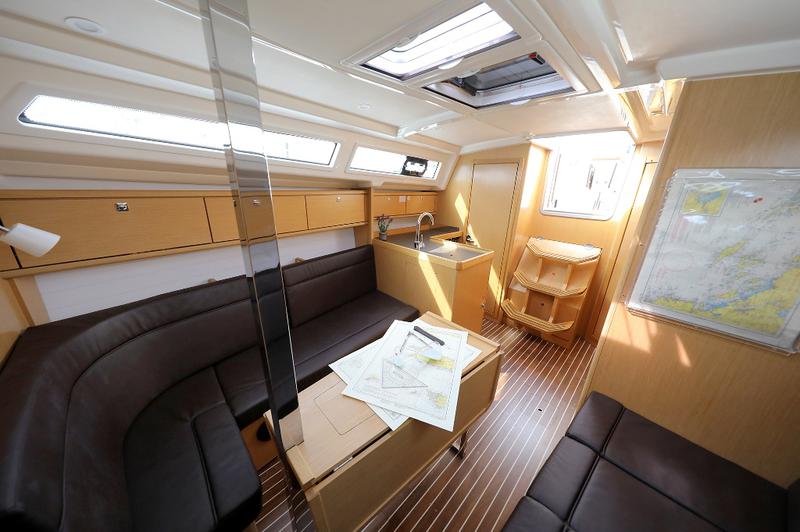 Book yachts online - sailboat - Bavaria Cruiser 34 - ARIZONA - rent