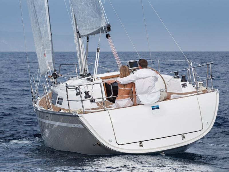 Book yachts online - sailboat - Bavaria Cruiser 33 - DOLCE VITA - rent