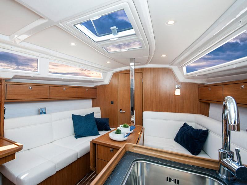 Book yachts online - sailboat - Bavaria Cruiser 33 - DOLCE VITA - rent