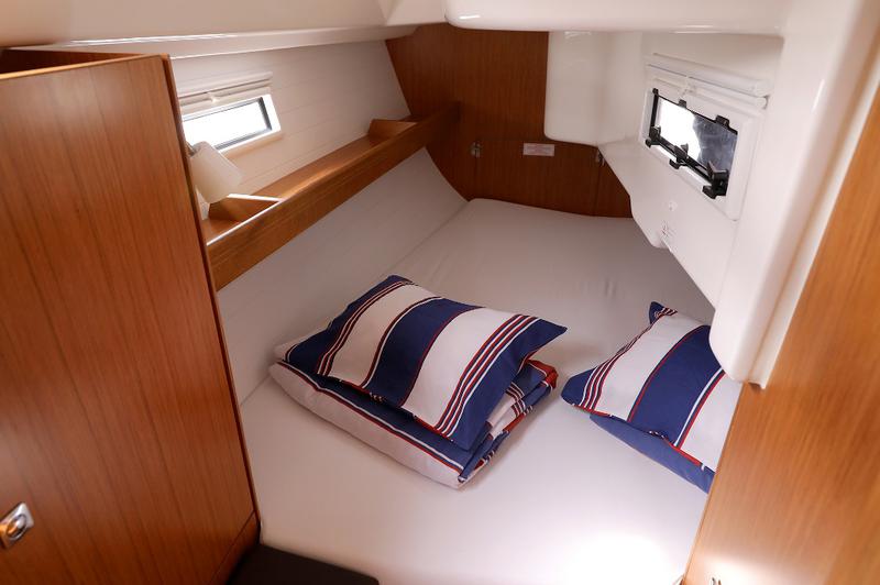 Book yachts online - sailboat - Bavaria Cruiser 33 - DOLCE VITA - rent