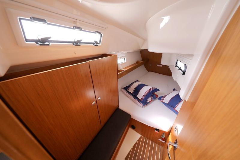 Book yachts online - sailboat - Bavaria Cruiser 33 - DOLCE VITA - rent