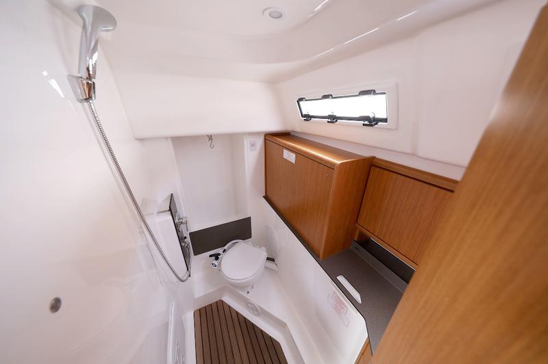 Book yachts online - sailboat - Bavaria Cruiser 33 - DOLCE VITA - rent