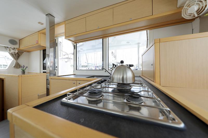 Book yachts online - catamaran - Lagoon 39 - LILLA V - rent