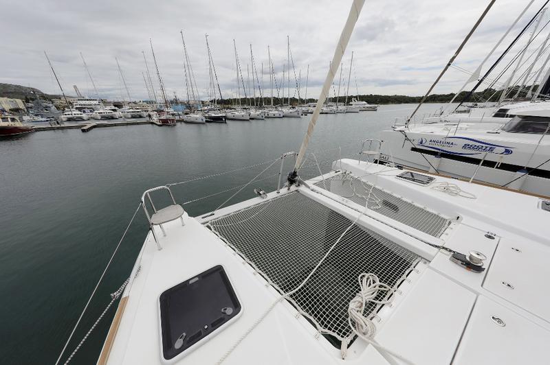 Book yachts online - catamaran - Lagoon 39 - LILLA V - rent