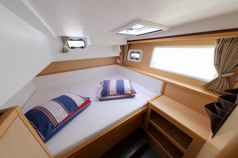 Book yachts online - catamaran - Lagoon 39 - LILLA V - rent