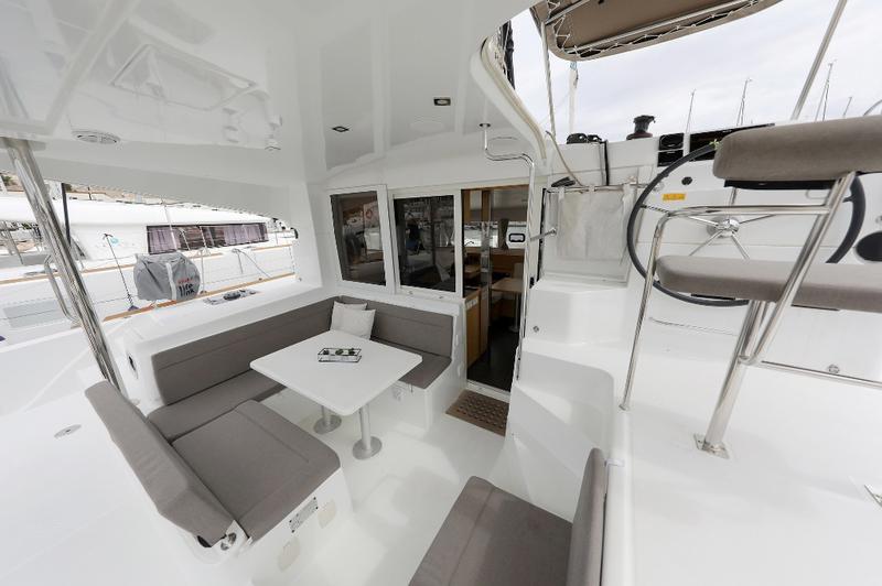 Book yachts online - catamaran - Lagoon 39 - LILLA V - rent