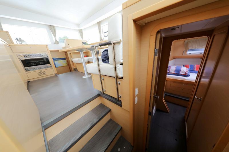 Book yachts online - catamaran - Lagoon 39 - LILLA V - rent