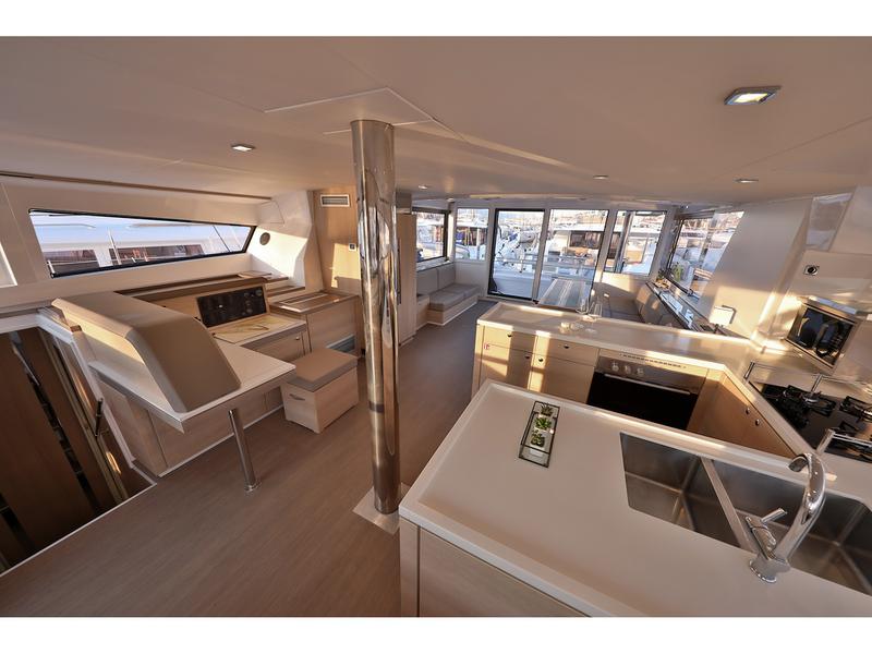 Book yachts online - catamaran - Bali 5.4. - LALOUNGE - rent
