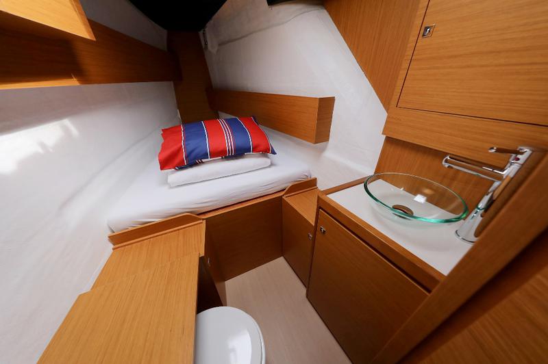 Book yachts online - catamaran - Dufour 48 - BE MINE - rent