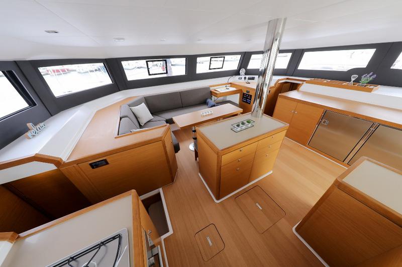 Book yachts online - catamaran - Dufour 48 - BE MINE - rent