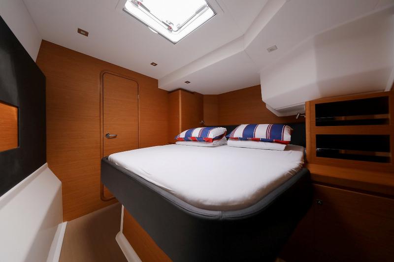 Book yachts online - catamaran - Dufour 48 - BE MINE - rent