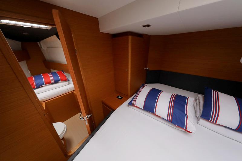 Book yachts online - catamaran - Dufour 48 - BE MINE - rent