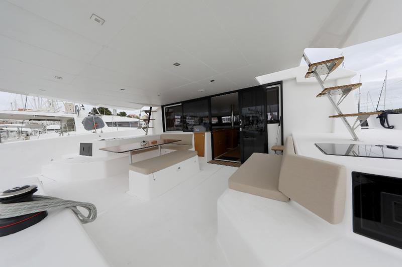 Book yachts online - catamaran - Dufour 48 - BE MINE - rent