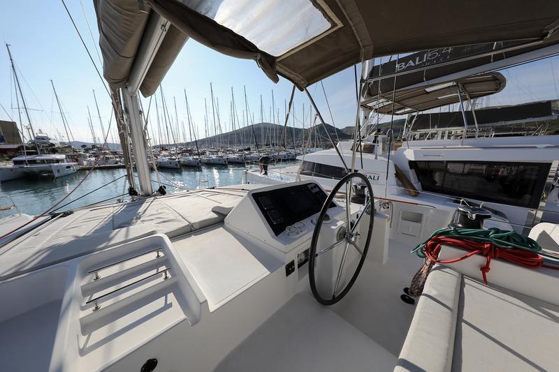 Book yachts online - catamaran - Lagoon 450 - DORKA V - rent