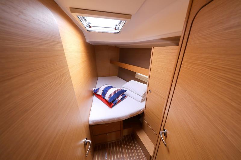 Book yachts online - sailboat - Dufour 460 Grand Large - CHUCK - rent